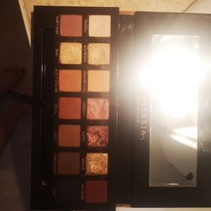 Soft Glam palette (ABH)
